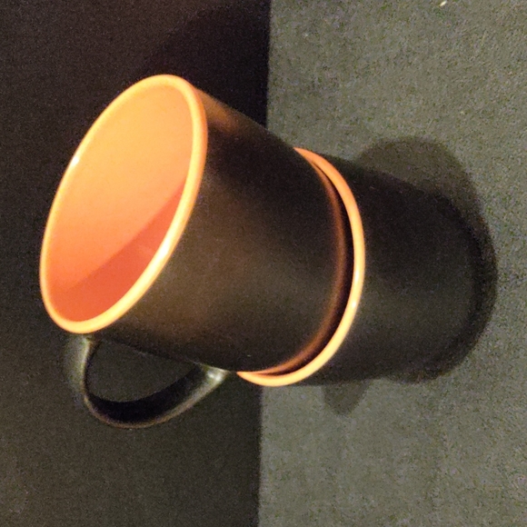 2 black & orange mugs - Picture 11 of 11